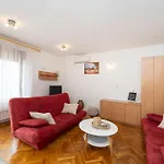 Daire Spacious By The Sea In Srima, Vodice