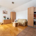 Spacious By The Sea In Srima, Vodice *