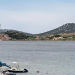Daire Spacious By The Sea In Srima, Vodice Srima