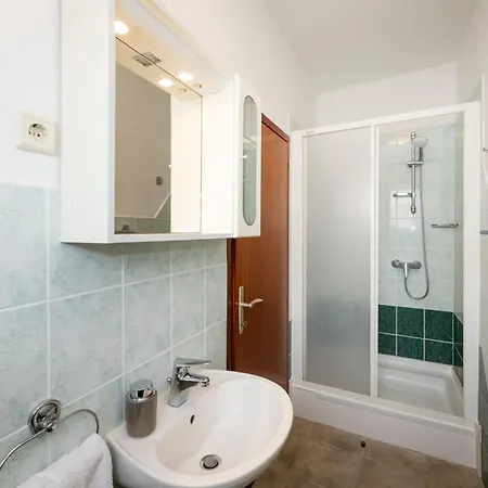 Appartement Spacious By The Sea In Srima, Vodice *