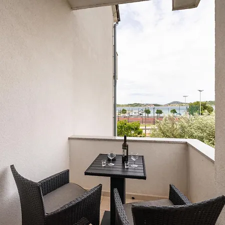 Spacious By The Sea In Srima, Vodice *