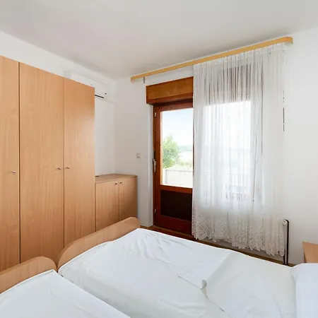 Spacious By The Sea In Srima, Vodice Apartmán *