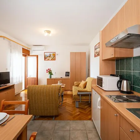 Spacious By The Sea In Srima, Vodice Apartmán