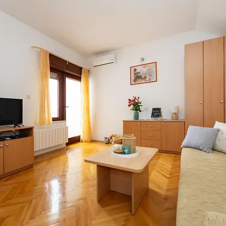 Spacious By The Sea In Srima, Vodice Apartmán