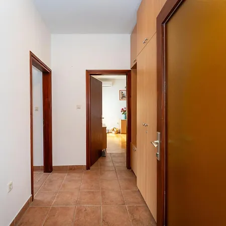Spacious By The Sea In Srima, Vodice Apartment
