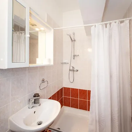 Spacious By The Sea In Srima, Vodice *