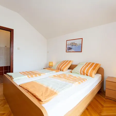 Spacious By The Sea In Srima, Vodice *