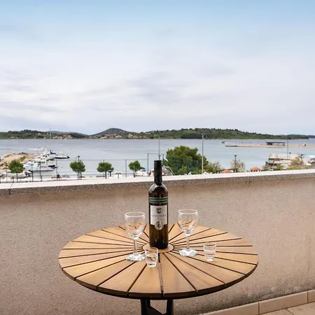 Apartamento Spacious By The Sea In Srima, Vodice