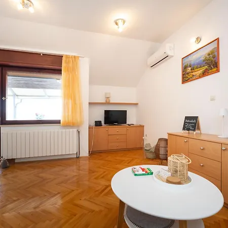 Spacious By The Sea In Srima, Vodice Appartement *