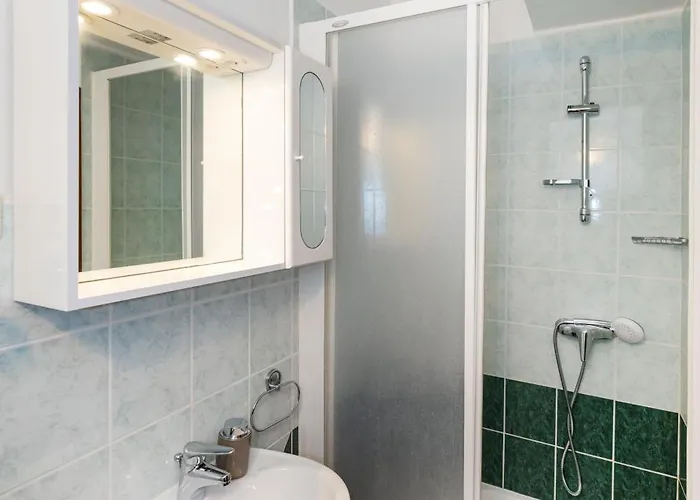 Spacious By The Sea In Srima, Vodice Apartamento