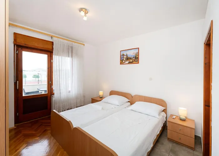 Spacious By The Sea In Srima, Vodice *