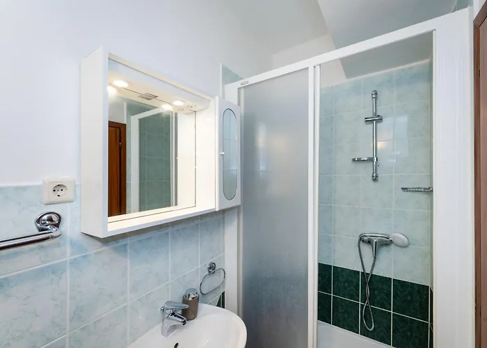 Spacious By The Sea In Srima, Vodice