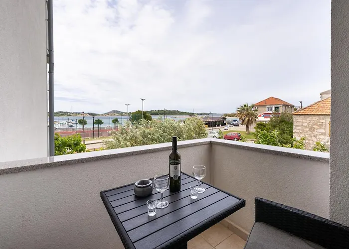 Spacious By The Sea In Srima, Vodice *