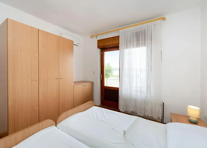 Spacious By The Sea In Srima, Vodice Appartement *