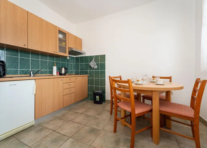 Spacious By The Sea In Srima, Vodice *