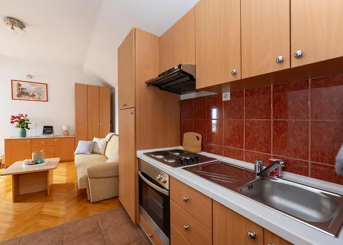 Spacious By The Sea In Srima, Vodice *