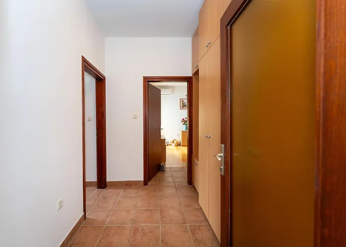 Spacious By The Sea In Srima, Vodice Appartement