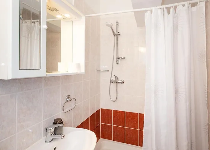 Spacious By The Sea In Srima, Vodice *