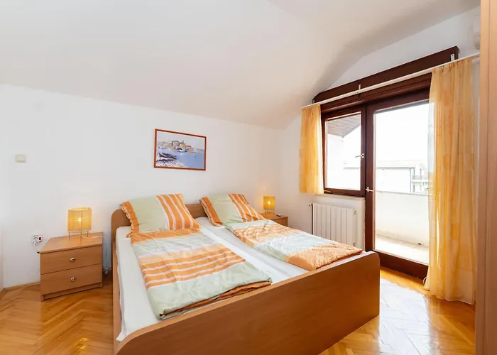 Spacious By The Sea In Srima, Vodice *