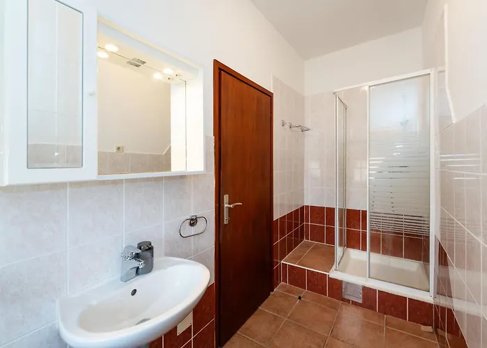 Spacious By The Sea In Srima, Vodice