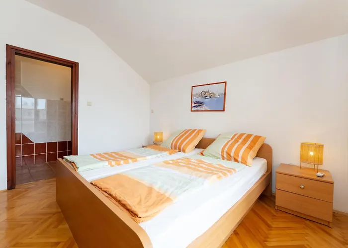 Spacious By The Sea In Srima, Vodice *