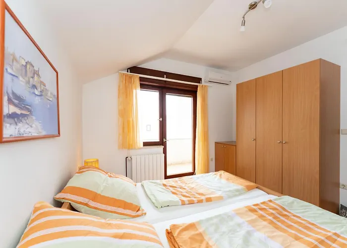 Spacious By The Sea In Srima, Vodice Appartement