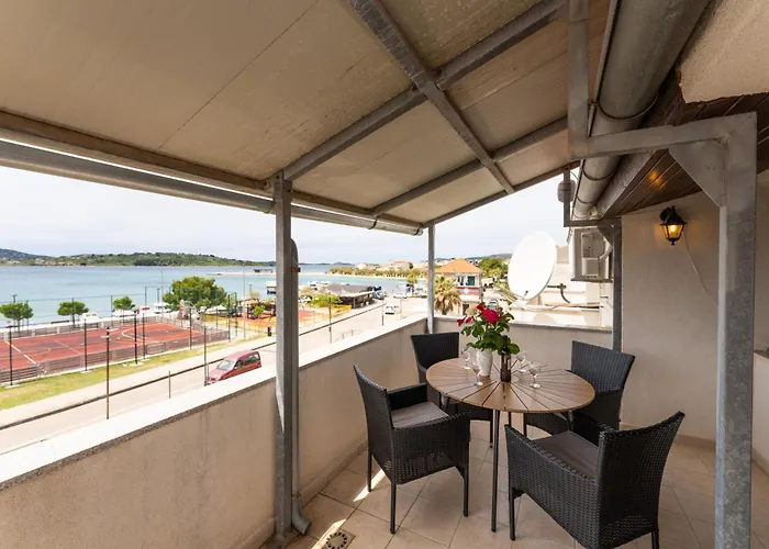 Spacious By The Sea In Srima, Vodice *