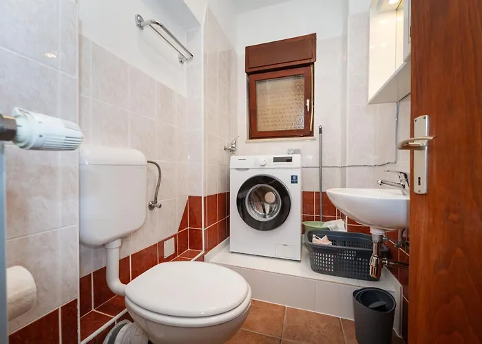 Spacious By The Sea In Srima, Vodice Apartamento Srima