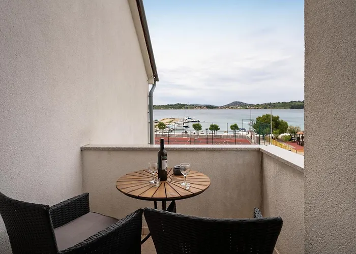 Appartement Spacious By The Sea In Srima, Vodice