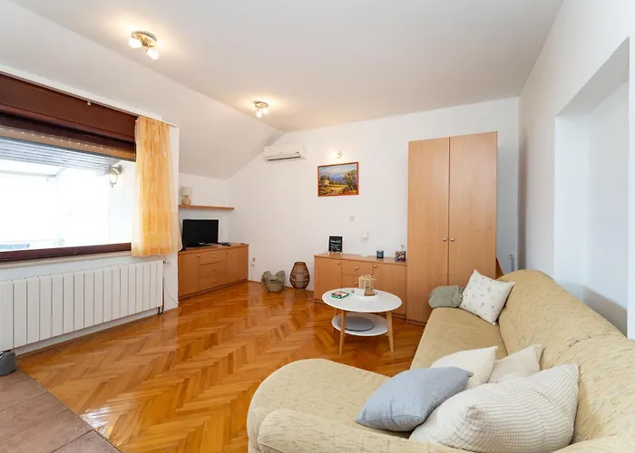 Spacious By The Sea In Srima, Vodice